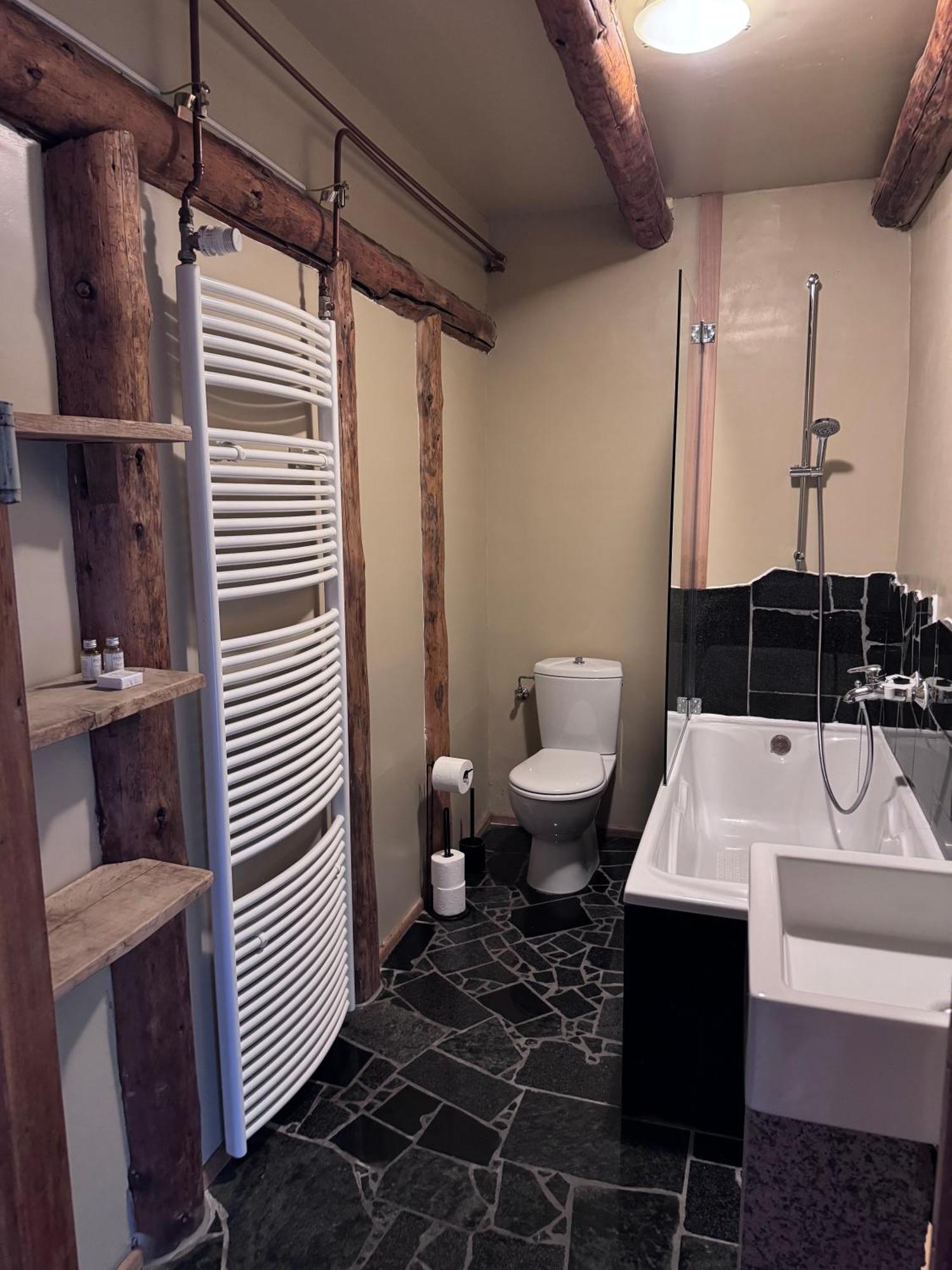 Lesterny Buteo Chambres D'Hotes & Espresso المظهر الخارجي الصورة