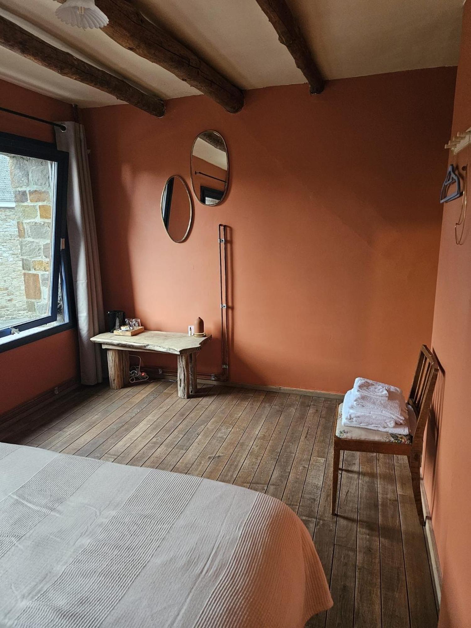 Lesterny Buteo Chambres D'Hotes & Espresso المظهر الخارجي الصورة